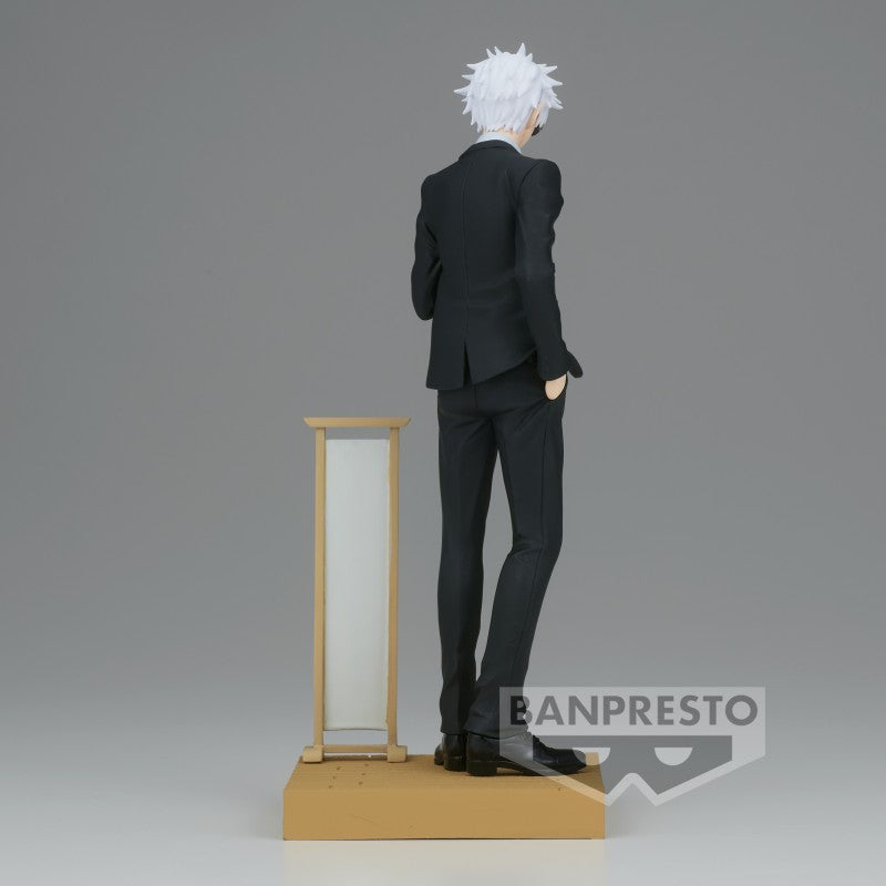 FIGURINE JUJUTSU KAISEN - SATORU GOJO DIORAMA SUIT VER. - BANPRESTO Flo'Kaze