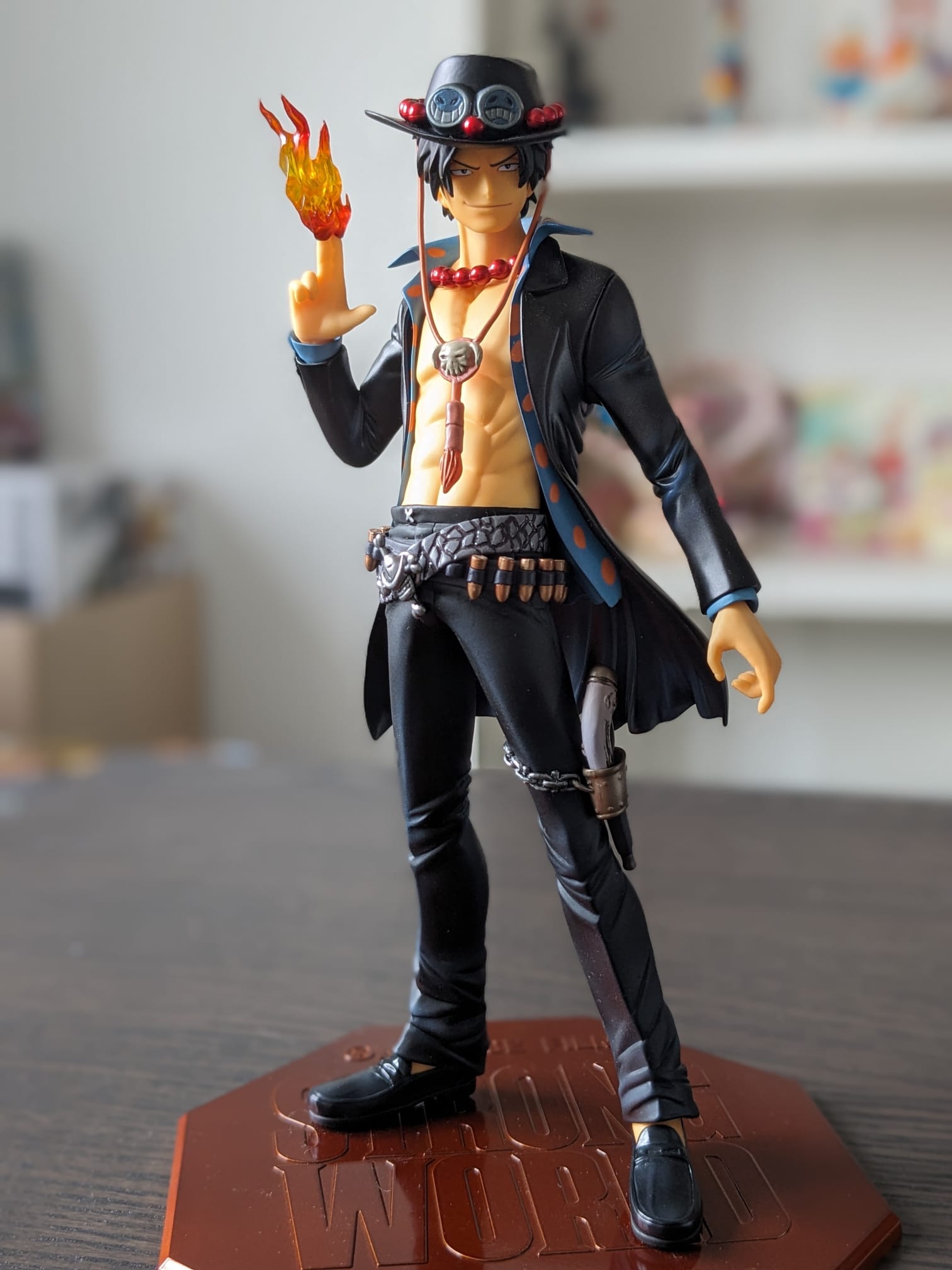 FIGURINE OCCASION ONE PIECE - PORTGAS.D ACE PORTRAIT OF PIRATES STRONG WORLD EDITION - MEGAHOUSE - Flo'Kaze