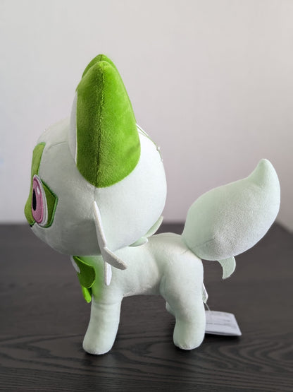 Peluche Pokemon - Poussacha (Sprigatito) - Banpresto Flo'Kaze