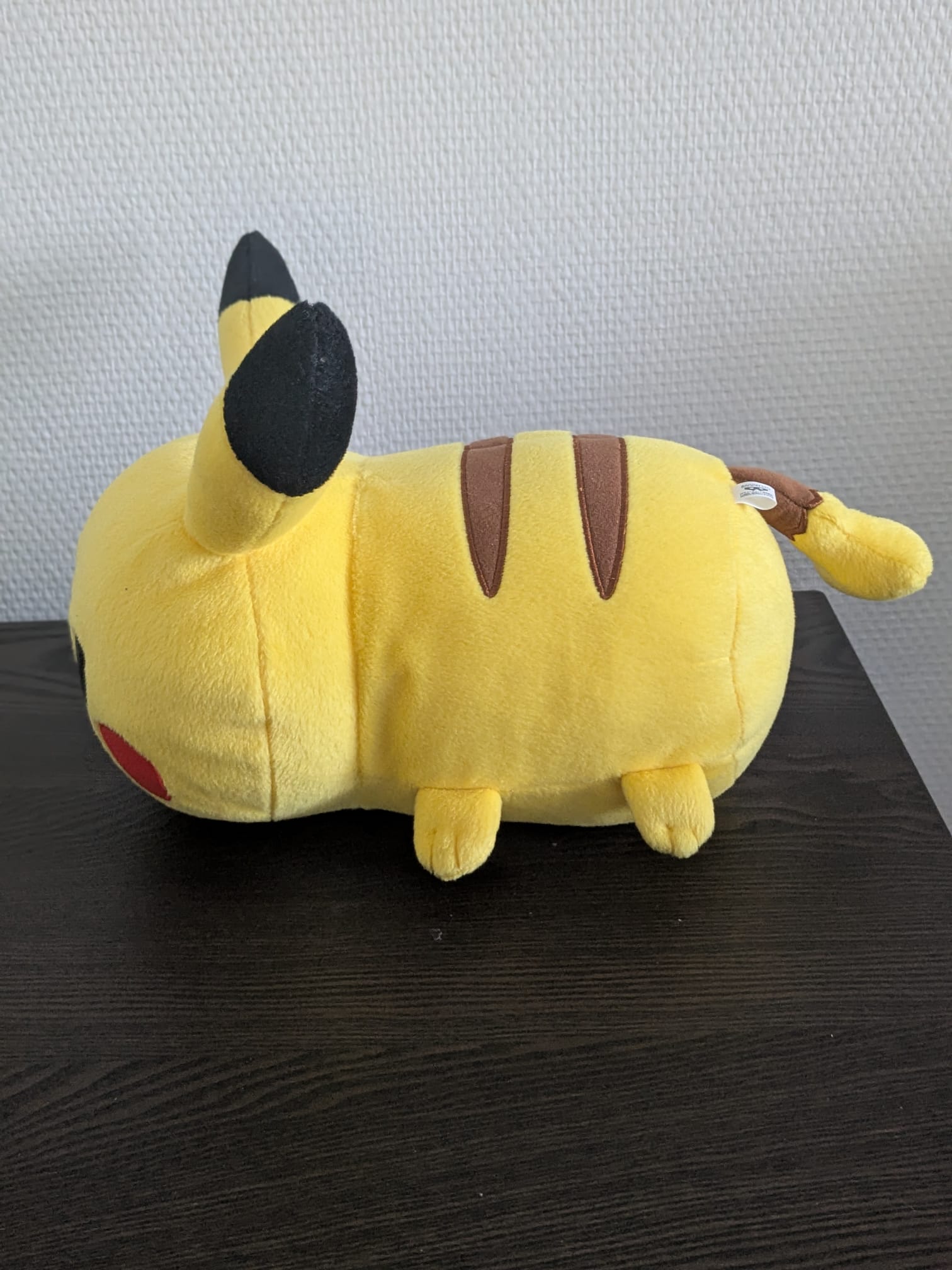 Peluche Pokemon - Pikachu Lying Down - Banpresto Flo'Kaze