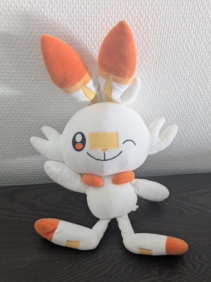 Peluche Pokemon - Flambino (Scorbunny) Hello Partner - Banpresto Flo'Kaze